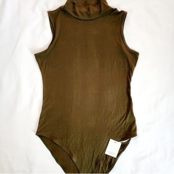 MANGOPOP Women's Army Green Mock Turtleneck Sleeveless Tank/ Bodysuit Size: S - Picture 1 of 11